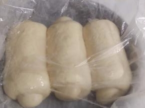 50分钟后面包已经长快2倍大了，预热烤箱170度。