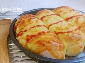 面包出炉咯，特别软！好好吃！