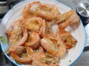 炸好的虾