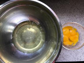 蛋白盆子干净无水无油，分蛋。