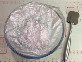 放在料理盆里常温发酵