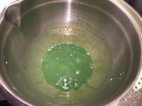 加入玉米油搅匀