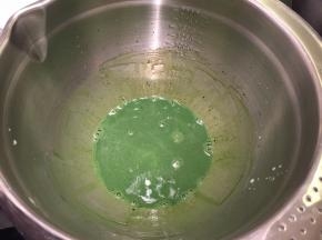 加入玉米油搅匀