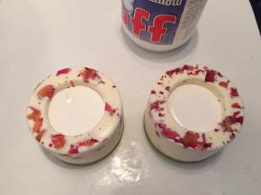 挤至凹槽的八分满