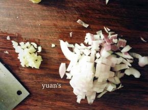 洋葱蒜末切碎