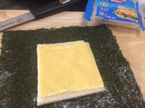 放入百吉福芝士片