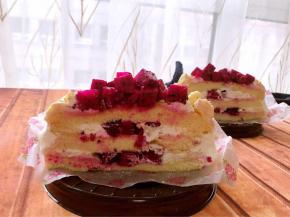 切开看看，这款我中间也放了水果。