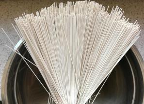 准备细的龙须面