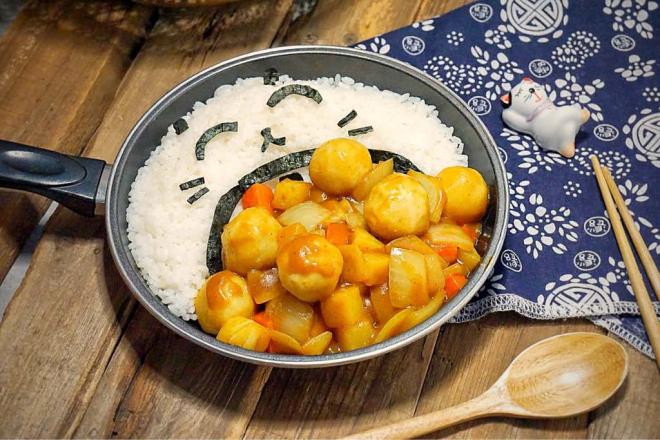猫咪咖喱鱼蛋饭