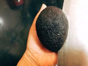 牛油果 不要选软的
外面软 里面黑 记住哦