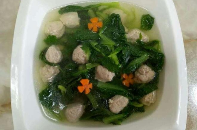 小白菜汆丸子