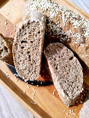 红酒面包加入的是实实在在的红酒！