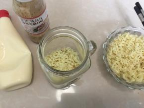 然后放入焯好的面条