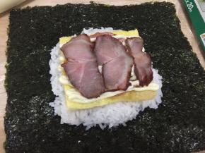 放入自制的叉烧