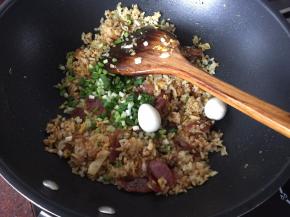 鹧鸪蛋也放入一起翻炒