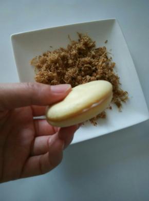 取另一个小贝，两片合在一起