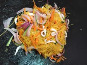 放入盐炒均匀即可