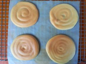 出炉晾至手温。