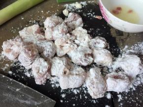 再在案板上滚严实