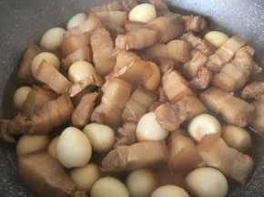 加入鹌鹑蛋大火烧开