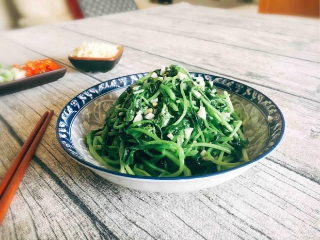 缓解紧张情绪 快手小炒  蒜蓉鸡毛菜