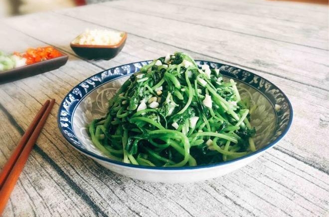缓解紧张情绪 快手小炒  蒜蓉鸡毛菜