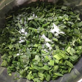 韭菜加1克盐