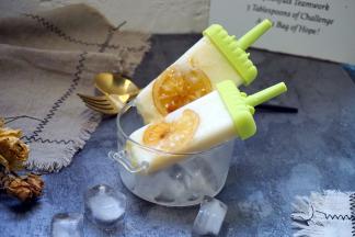 取出时用冷水冲一下模具外壁，等待十几秒即可脱模