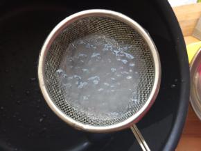 这样晶莹剔透的西米即煮好了