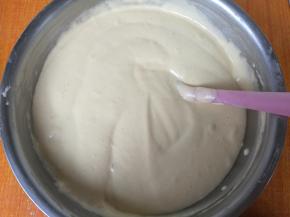 再倒回蛋糊盆，混合均匀。