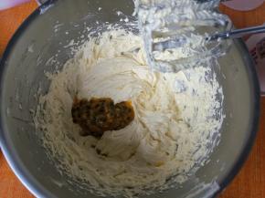 加入百香果果肉。