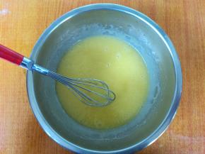 乳化至浓稠状态。