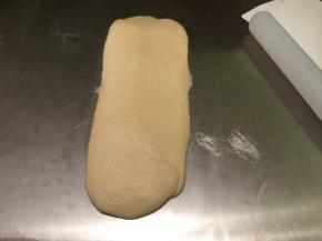 再次上下擀成牛舌状