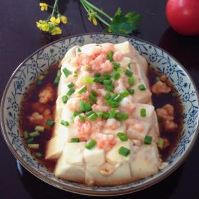 5、出锅后撒上葱花就可以吃了。