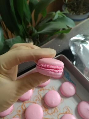 烤好的小马。出炉后晾凉，按大小配对。