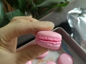 烤好的小马。出炉后晾凉，按大小配对。