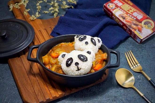 熊猫咖喱牛肉饭