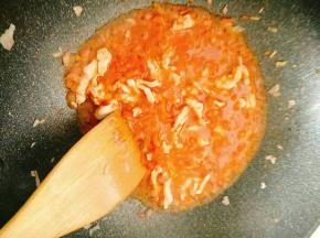 可加入少许水翻滚成浓汁