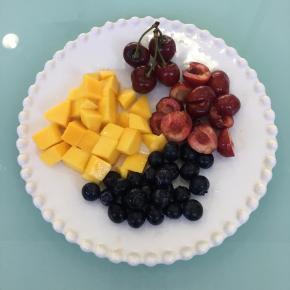 准备好所需水果。