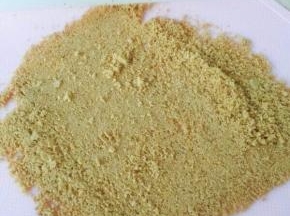 将消化饼干打碎。