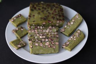 10凉透冷藏数小时更容易切片。