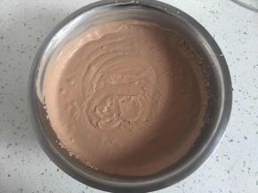 打至浓稠可流动状