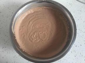 打至浓稠可流动状