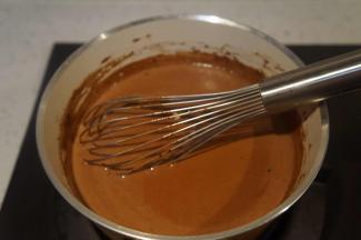 小火搅拌至溶解