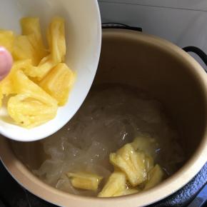 开盖加入菠菜煮开