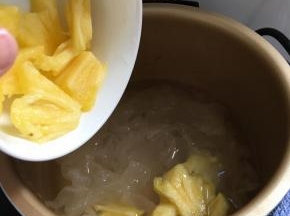 开盖加入菠菜煮开