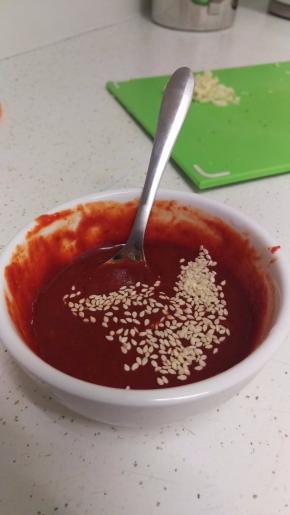 炒后倒入酱料中，均匀搅拌。