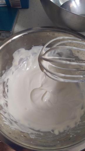 搅拌到奶酪顺滑为止。