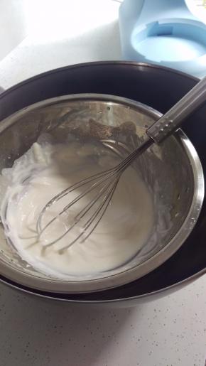 隔温水搅拌均匀到顺滑