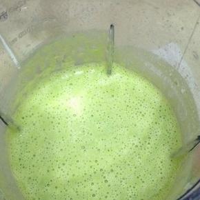 做好的牛奶豌豆汤